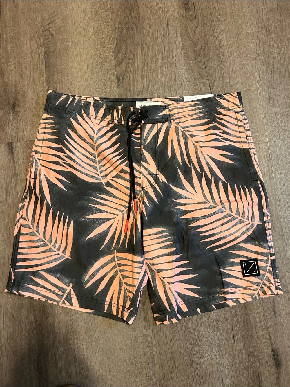 American Eagle Outfitters bold palm